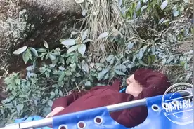 “驴友”被困山顶悬崖峭壁，双腿毫无知觉，消防徒步10小时连夜救援图片