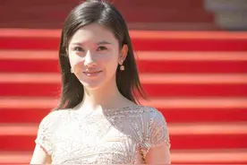 杨子姗外表靓丽、甜美笑容、气质清纯内敛、中国女性的温顺与柔情图片