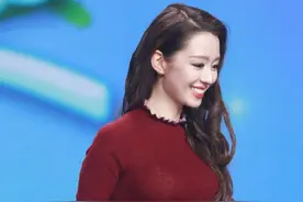 吉娜“珍珠腋窝”有多撩人？她穿无袖衣时，网友：原来郎朗好这口图片