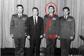 1986年那个突然从台湾驾机飞向大陆的空军飞行员，现在过得怎么样图片