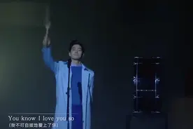 李承铉张琪李铢衔雨中舞台：《yellow》舞台动人歌词更动人图片