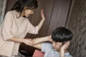 严厉妈妈让孩子性格两极分化，汉朝孝子韩伯俞，心疼妈妈没劲打他图片