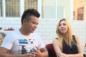 乌克兰模特嫁给中国农村小伙，村民羡慕不已，都想去乌克兰找媳妇图片