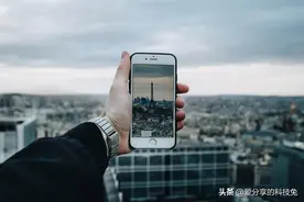 其实手机自带30倍变焦！打开这个开关，就能变成望远镜图片
