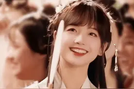 女星体重曝光瞬间：王冰冰想消音，杨紫推开体重秤，赵丽颖笑了图片