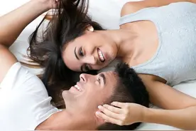 女人爱你的顶级表现，这三个举动，装不出来图片