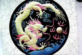 2002年，他用5500元买了块石头，如今，他开价6888万图片
