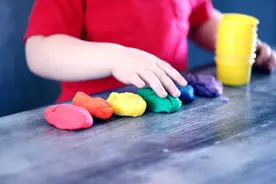 孩子熬夜怎么办？如何改掉孩子晚睡的坏习惯？宝爸宝妈看过来图片