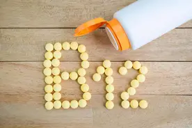 怎样正确服用维生素C、B12、B2和叶酸？餐后服用好还是餐前服用好图片