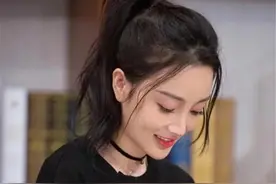 李小璐新恋情曝光？与闺蜜小鲜肉开兰博基尼一起看电影逛超市图片