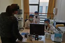 姑娘含泪摘下口罩，连医生都吓了一跳！已有多人中招…图片