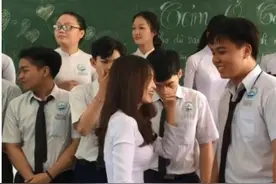 跟老婆玩角色扮演，总有种被绿的感觉！哈哈哈图片