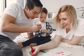 女人背叛婚姻的代价：那个疼爱我的丈夫，现在只拿我当过日子的人图片