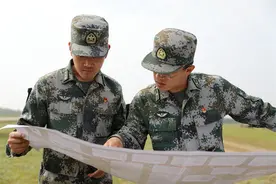 沙场点兵，苦练本领保打赢——81集团军某旅“铁甲神医修理连”在学“七一”讲话精神中汲取练兵力量图片