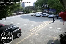 男子收购银行卡，目的是“来快钱”，现在投案自首了图片