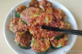 黄瓜这样做太好吃了，不炒不凉拌简单煎一煎，上桌就扫光，真鲜脆图片