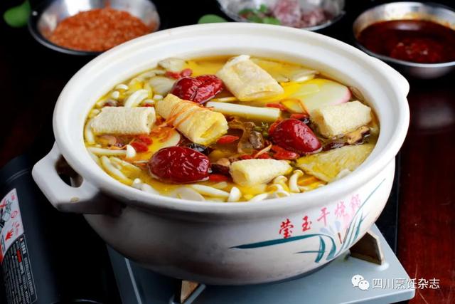 花胶鸡汤锅 2026年花胶鸡汤锅底图片