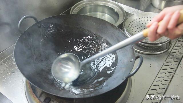 水牛奶炖花胶像豆腐状 2026年水牛奶炖花胶像豆腐状是坏了吗
