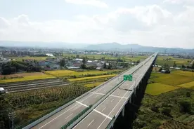 广西正在建设新高速，连接南宁、钦州，建设两广跨省新通道！图片