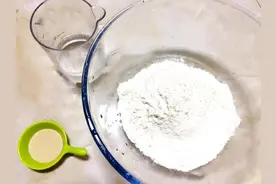 20年经验的美妈手把手教你，怎么用酵母粉发酵馒头？一学就会图片