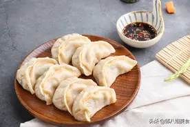 ​调饺子馅时，顺序不对馅料不好吃！教您正确做法，饺子鲜香味美图片
