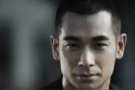 《战狼2》幕后冷知识，吴京最后一个镜头有争议，但却是真实事件图片