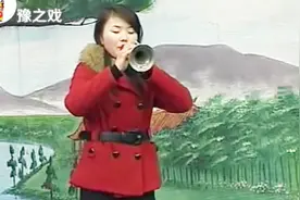 唢呐美女王小四演奏《百鸟朝凤》一人吹出几种鸟叫视频封面