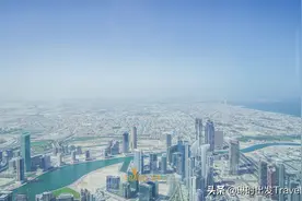 在世界第一高楼哈利法塔电梯里体验窜天猴速度图片