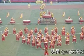 陕足冲甲庆典周日渭南举行，著名音乐人王建房巡唱《西北狼》图片