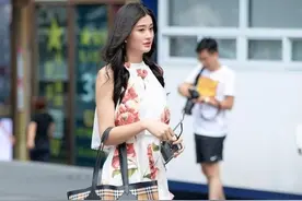 川渝时尚街拍美女图片