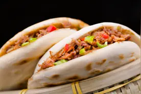 一斤猪肉10元，一个肉夹馍13元，老板终究要为自己的行为买单图片