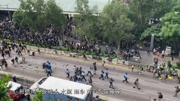 感动中国 情满香江丨出入险境忍辱负重 他们名叫香港阿sir图片