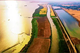 亚洲最大人工平原湖将再创中国奇迹，风平浪静中要掏出9千万方土图片