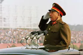 开国中将曾任阅兵总指挥，儿子和女婿都是中将，亲家官至副国级图片