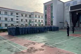 唱红歌 学党史 颂党恩——陕西省渭南监狱三监区开展“一日两训”图片