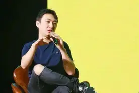 中国家长拼命送孩子留学，这个外国富人，却把子孙都送回中国读书图片