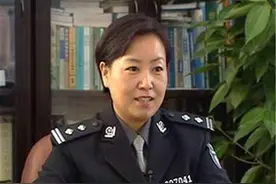 16年前，“女神警”任长霞因公殉职，万民同哭，唯一的儿子怎样了图片