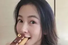 自称诸葛亮63代传人，百亿儿媳诸葛紫岐，因母凭子贵斗赢陈法拉图片