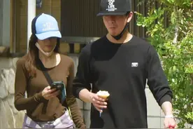 木村拓哉与工藤静香同框，互喂冰激淋显甜蜜，女方因嫁人被炮轰图片