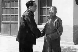 毛泽东《沁园春•雪》遭蒋介石御用文人围剿，郭沫若陈毅和词反击图片