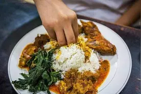 为什么印度人不用筷子，非要手抓饭？了解后才恍然大悟图片