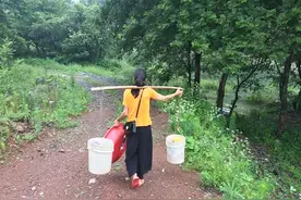 人大高材生沦为低保户，发生在她身上的事，值得天之骄子们反思图片