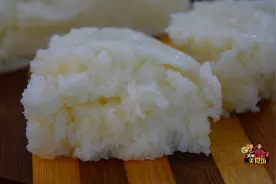 大米发糕好吃有诀窍，加上1碗牛奶，这样做出来软糯香甜，超好吃图片