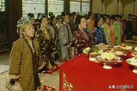 冷眼看红楼：为何贾家除夕祭祖，女子可以参加，还起到主力作用？图片