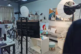 疫情阴云下的大芬油画村：直播风口带动逆势突围图片