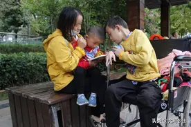女子嫁大19岁丈夫，本以为得来幸福，未料生下俩孩子患同种怪病图片