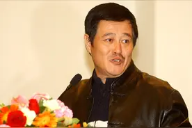 赵本山成为娱乐圈大佬后，他的海南分公司被查，被推上了风口浪尖图片
