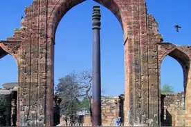 不可思议！印度有根6吨重的铁柱：历经1500年风吹雨打，也不生锈图片