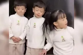 说好的一起长大，妹妹却比三胞胎哥哥高出一截，凭实力“当姐姐”图片