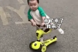 黄夏温骑车表情包合集｜骑上我心爱的小摩托它永远不会堵车图片